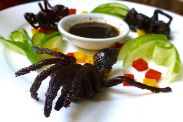 Fried Tarantula, Camilan Renyah dari Kamboja yang Menyimpan Kisah Ketangguhan